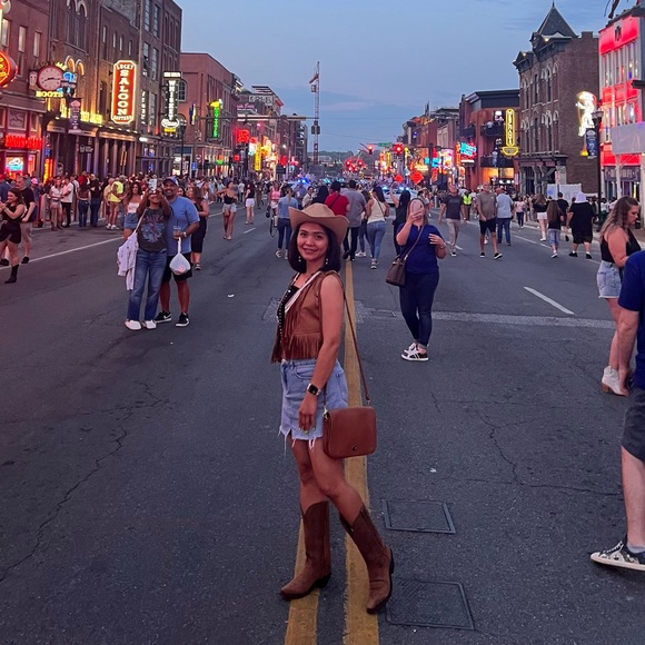 Meet your Posher, Yen - Picture 14 of 17